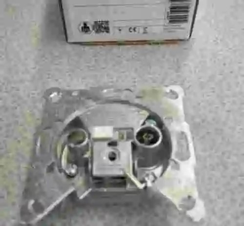 1. Mecanismo para caja de conexión de antena GIRA 004600 LOTE DE 5 UNIDADES