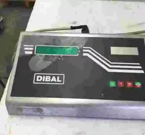 4. Bascula sobremesa Inox  de 40x40 cm con visor DIBAL