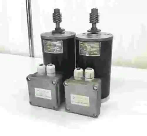 1. LOTE DE 2 MOTORES MARCA LENZE DE 0.06KW