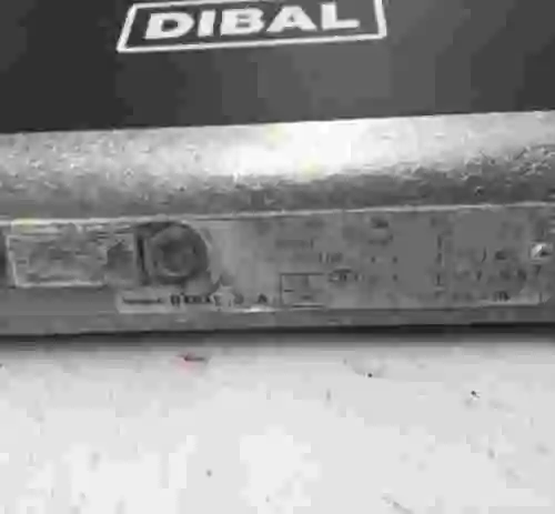 5. Bascula sobremesa Inox  de 40x40 cm con visor DIBAL