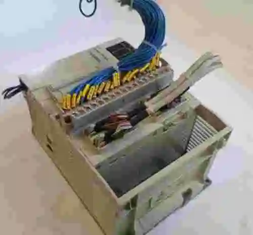 2. Controlador MODICON TSX MICRO TELEMECANIQUE TSX3721101