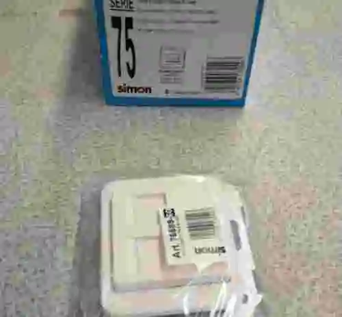 4. PLACA PARA 2 CONECTORES RJ AMP SIMON 75589-60 ( 5 UDS )