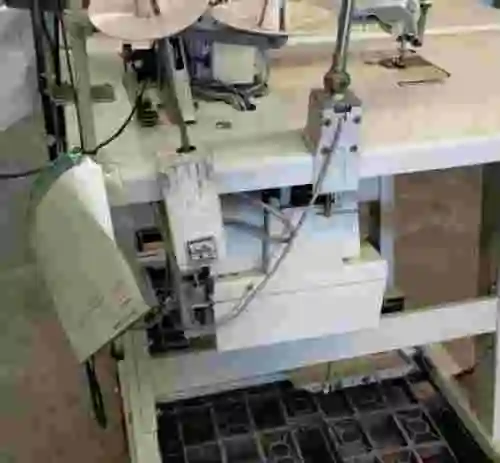 4. Lote de 2 máquinas de coser BROTHER F-40 DB2-B737-933