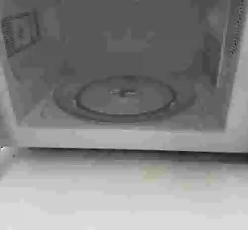 2. MICROONDAS CARREFOUR HOME HMO 20-10