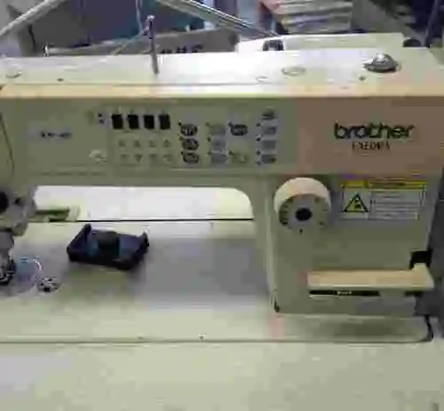 2. Máquinas de coser BROTHER F-40 DB2-B737-933TR