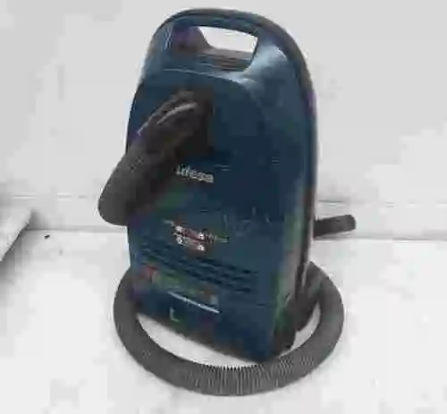 2. Aspiradora Ufesa Mat- 502