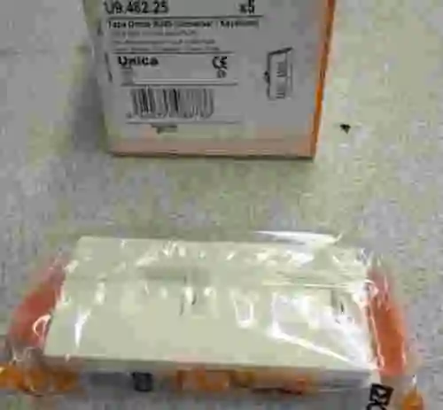 1. Tapa doble RJ45 (Universal) EUNEA U9.462.25 LOTE DE 5 UNIDADES