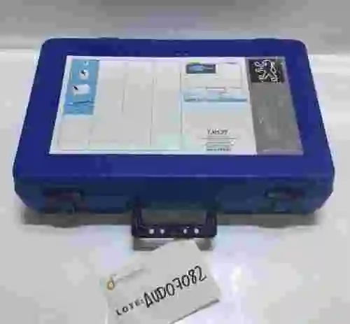 2. MALETIN PEUGEOT CON ÚTILES PARA TREN TRASERO