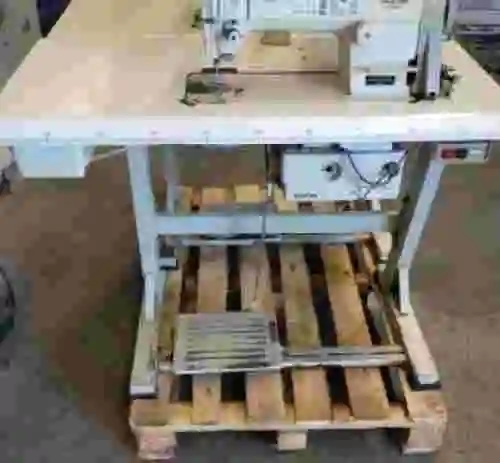1. Lote de 2 máquinas de coser BROTHER F-40 DB2-B737-933