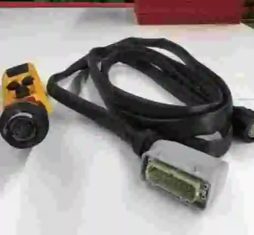 3. Nueva Botonera de 4 posiciones Abus HT 611-S IP 65 con manguera de 5 metros.