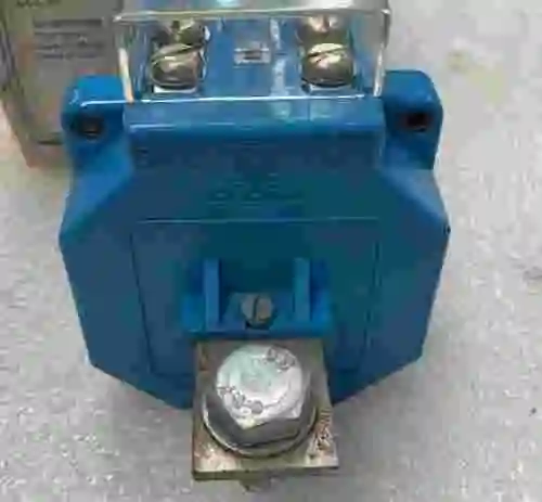 3. TRANSFORMADOR DE CORRIENTE CELSA TYPE IBO-50