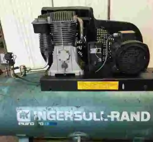 2. Compresor de aire Ingersoll Rand Euro -20 de 10 Atm , 300 litros 6 cv
