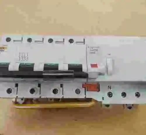 5. SCHNEIDER M G MULTI 9 C120N C100 + VIGI C120 0.03A