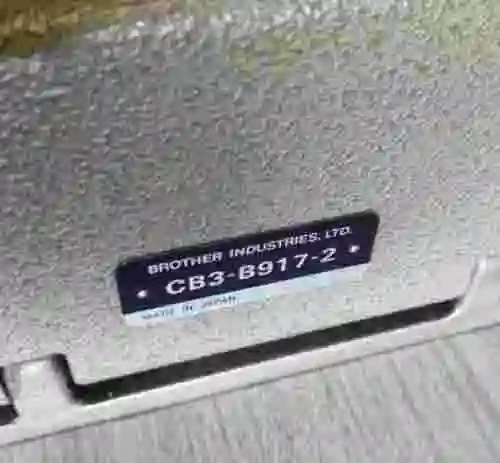 2. Maquina de coser BROTHER CB3-917-2