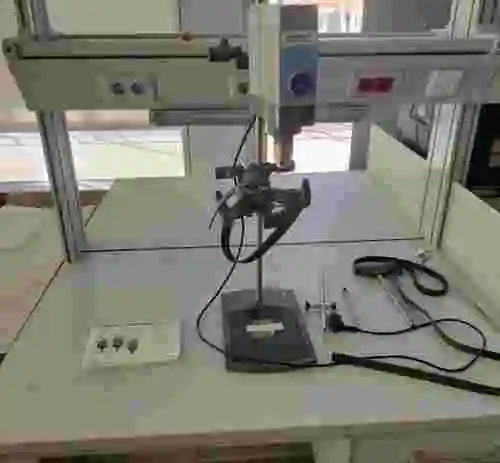 1. AGITADOR MECANICO VWR/VOS POWER BASIC CON SOPORTE BASE IKA R1826
