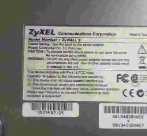 3. Dispositivo de Seguridad de Internet ZyXEL ZyWALL 2