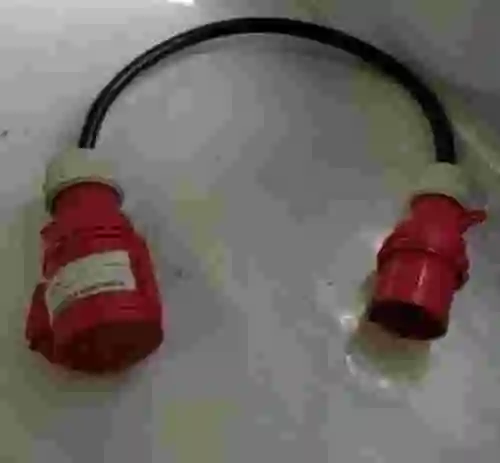 1. Cable prolongador 380V de 32A 16A 50CM