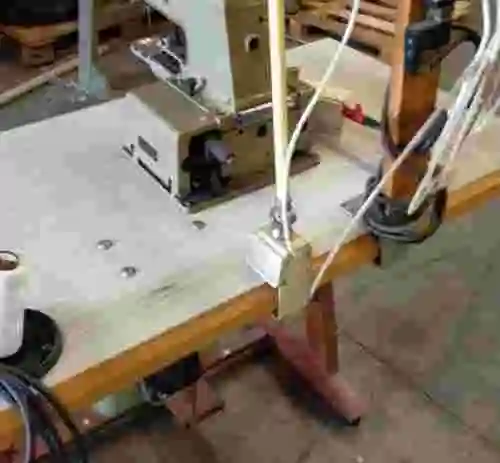 4. Maquina de coser BROTHER CB3-917-2