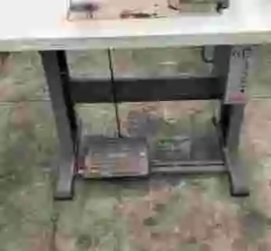 MAQUINA DE COSER PFAFF 1053