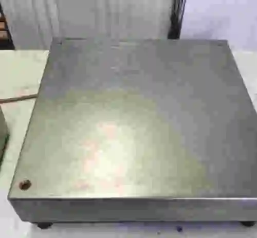 3. Bascula sobremesa Inox  de 40x40 cm con visor DIBAL