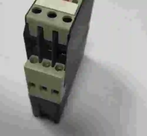 1. Relé de Retraso de Tiempo TELEMECANIQUE RE4 TP13BU