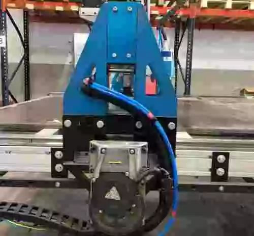 14. Máquina de corte y grabado de distintos materiales CNC V-RAPTOR 265