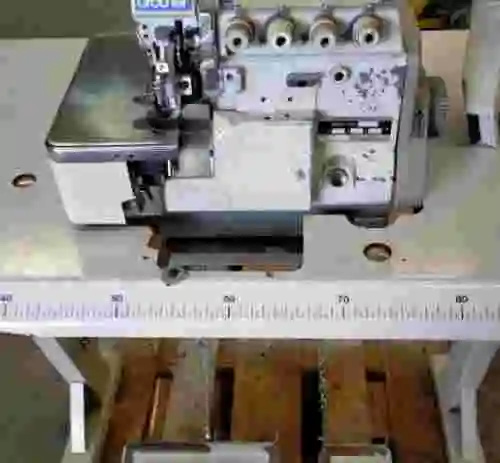 2. Máquina de coser BROTHER MA4-V61