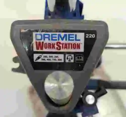 4. Soporte DREMEL WORKSTATION 220