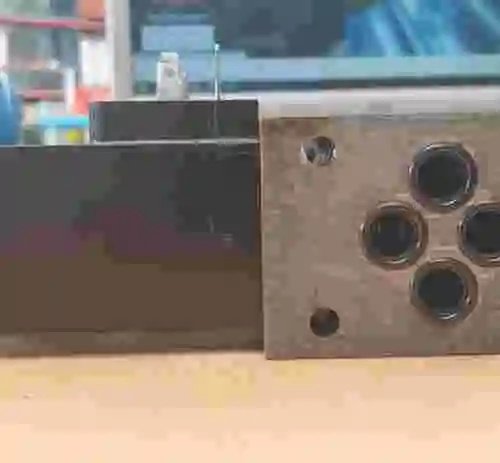 2. Válvula Mannesmann Rexroth 4WE 6 D53/AG24NZ4