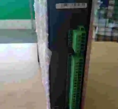 3. Relé de Protección de Sobrefrecuencia ZIV 3FGI-B0B-214000DD
