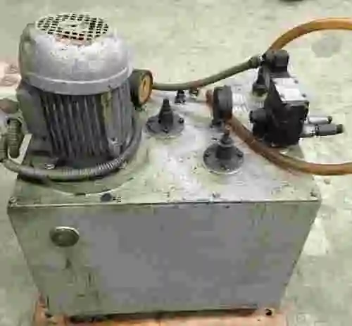 1. Central hidraulica con motor de 1 cv y bomba de 9 litros 20 litros