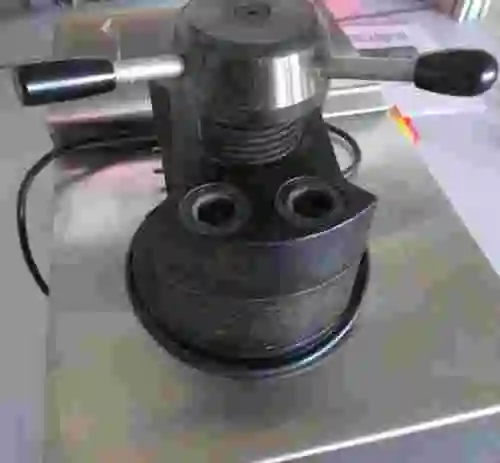 3. PRENSA EQUILAB / EQP 100
