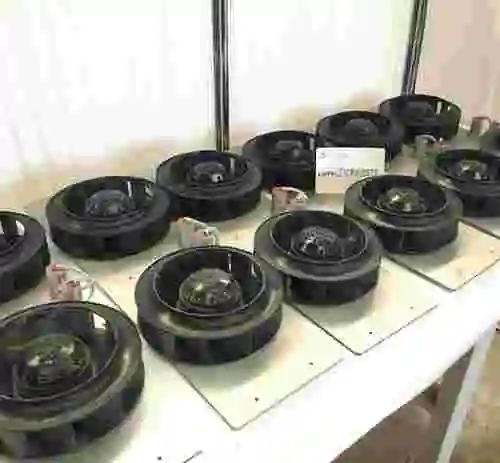 2. LOTE DE 12 VENTILADORES CENTRÍFUGO DE 230V