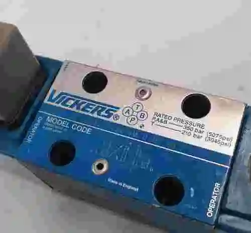 3. VALVULA VICKERS DG4V 3 2N VM U H7 60