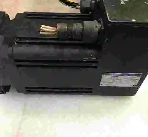 2. Servo Motor sin escobillas Num AC BMH1424K1RA1C