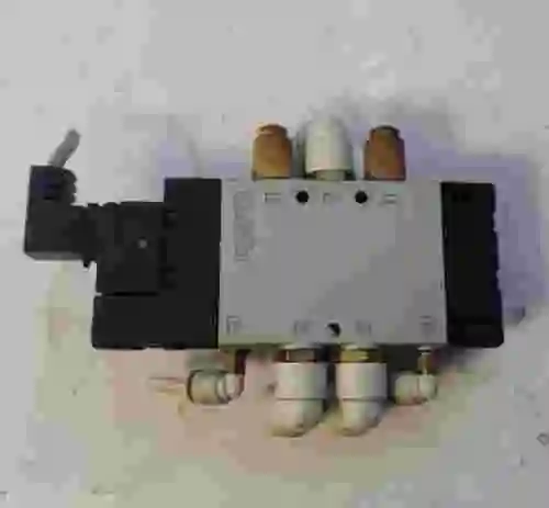 2. Válvula solenoide FESTO MSEB-3-24V