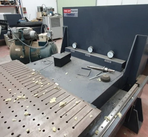 20. Fresadora CNC FA 3000VCT