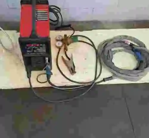 4. Equipo de soldadura TIG Inoxtool AC/DC 210 P