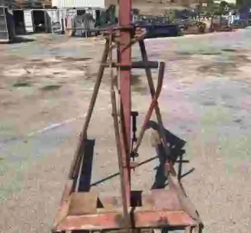 3. GRUA SACA MOTOR