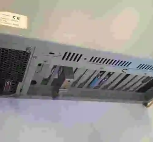 6. Ordenador industrial Advantech 610  IPC-610PA-30ZF