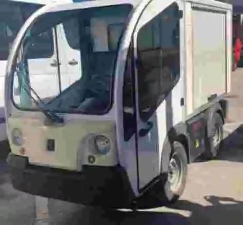 1. Camión eléctrico caja cerrada