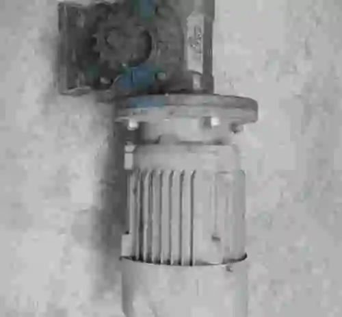2. MOTOR REDUCTOR SIEMENS 1LA3063-2AA21