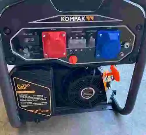 12. Generador Kompak Gasolina Full Power 10 KVA AVR