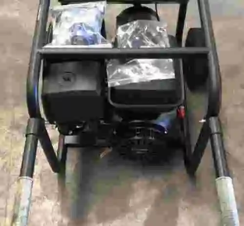 3. GENERADOR HYUNADI GASOLINA 3000 RPM CON RUEDAS HY9000K