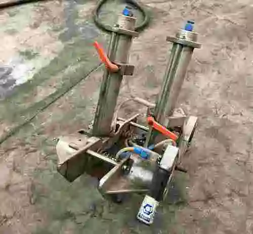 9. Equipo de doble cilindro para carpintería de aluminio