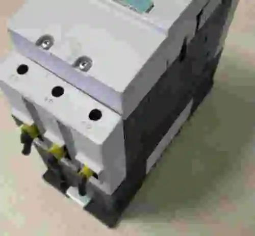 2. Interruptor de circuito SIEMENS 3RV1041-4HA10