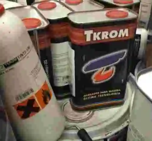 3. LOTE DE ACABADOS PARA MADERA TKROM