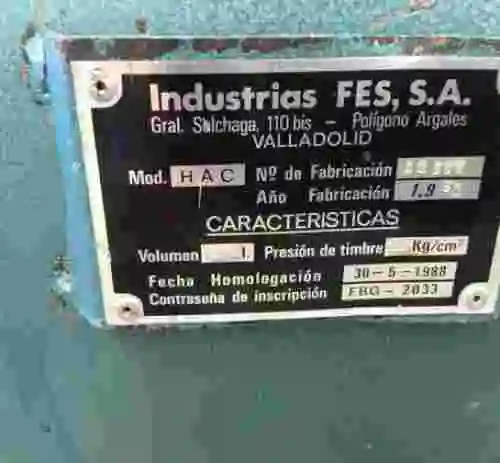 4. Compresor de aire Ingersoll Rand Euro -20 de 10 Atm , 300 litros 6 cv