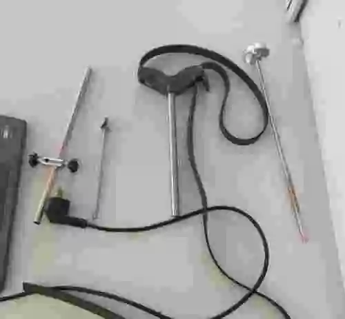 4. AGITADOR MECANICO VWR/VOS POWER BASIC CON SOPORTE BASE IKA R1826
