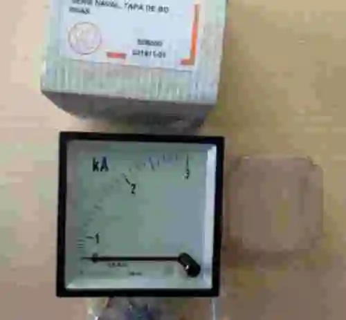 1. AMPERIMETRO 2500/5A SACI EC3V